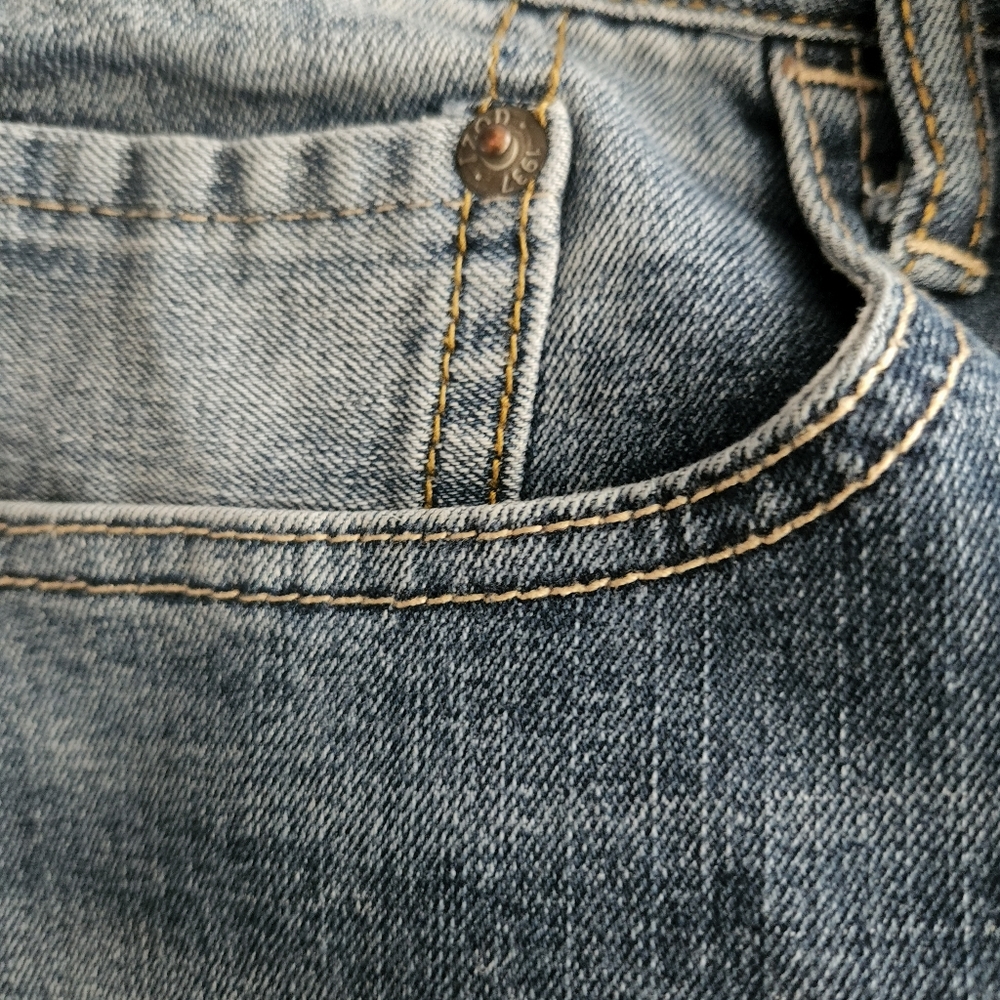 Izod Relaxed Fit Denim Jeans - Picture 10 of 15